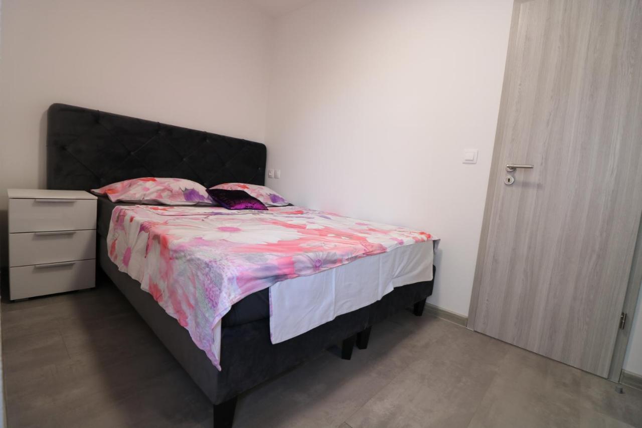 Apartamento Klaudia Pula Exterior foto